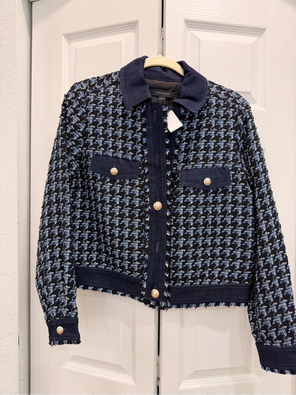 Ann Taylor Navy & Light Blue Houndstooth Cropped Blazer